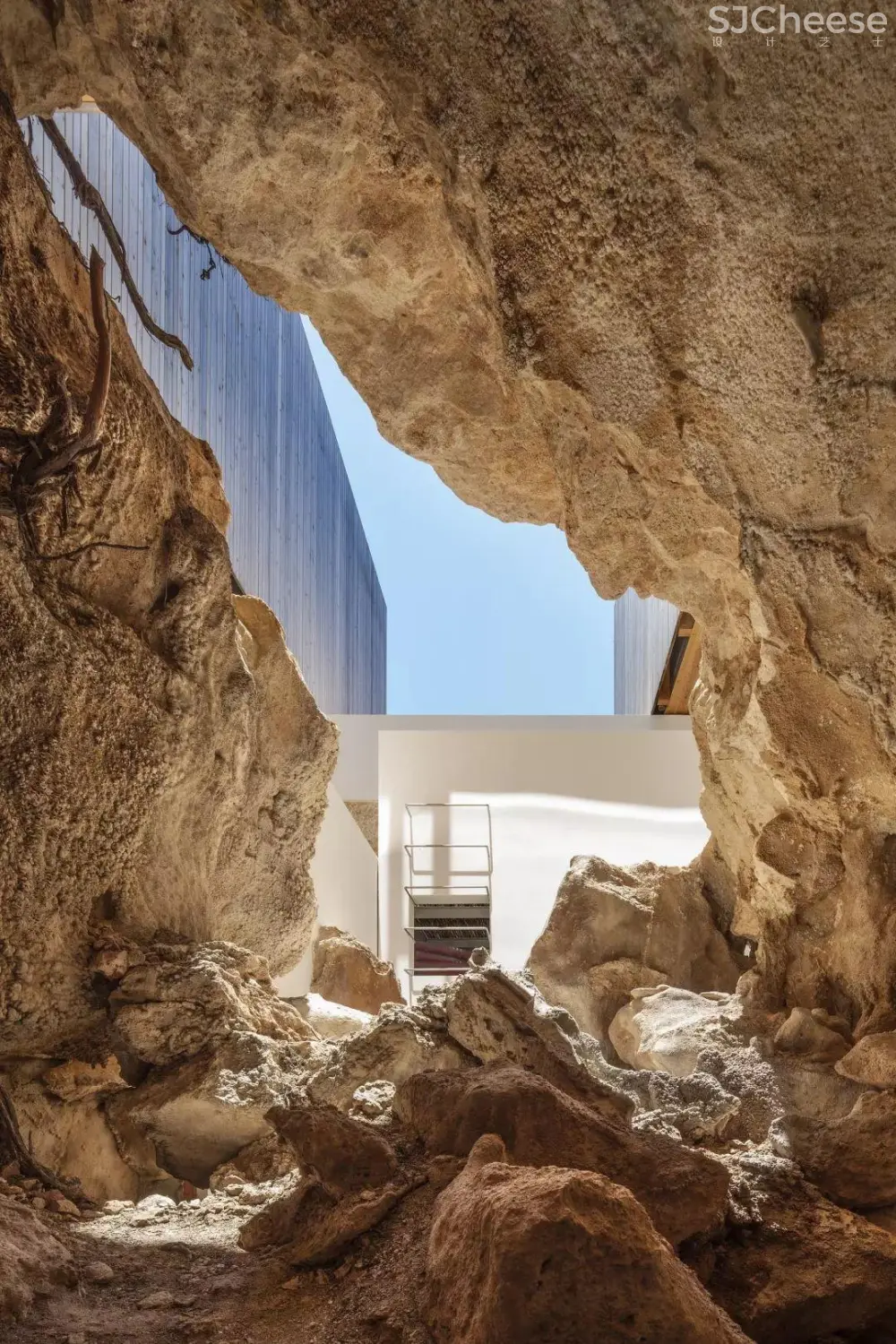 洞穴之家 | 西班牙福门特拉岛私宅-时刻设计网