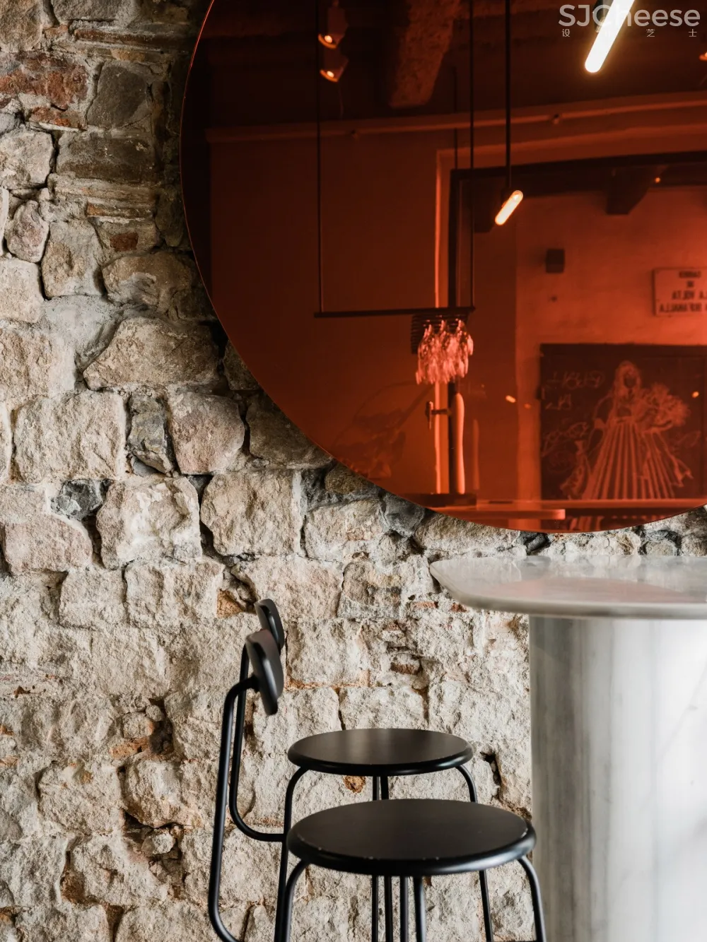 巴塞罗那：葡萄酒色调的 Orvay酒吧 首-时刻设计网