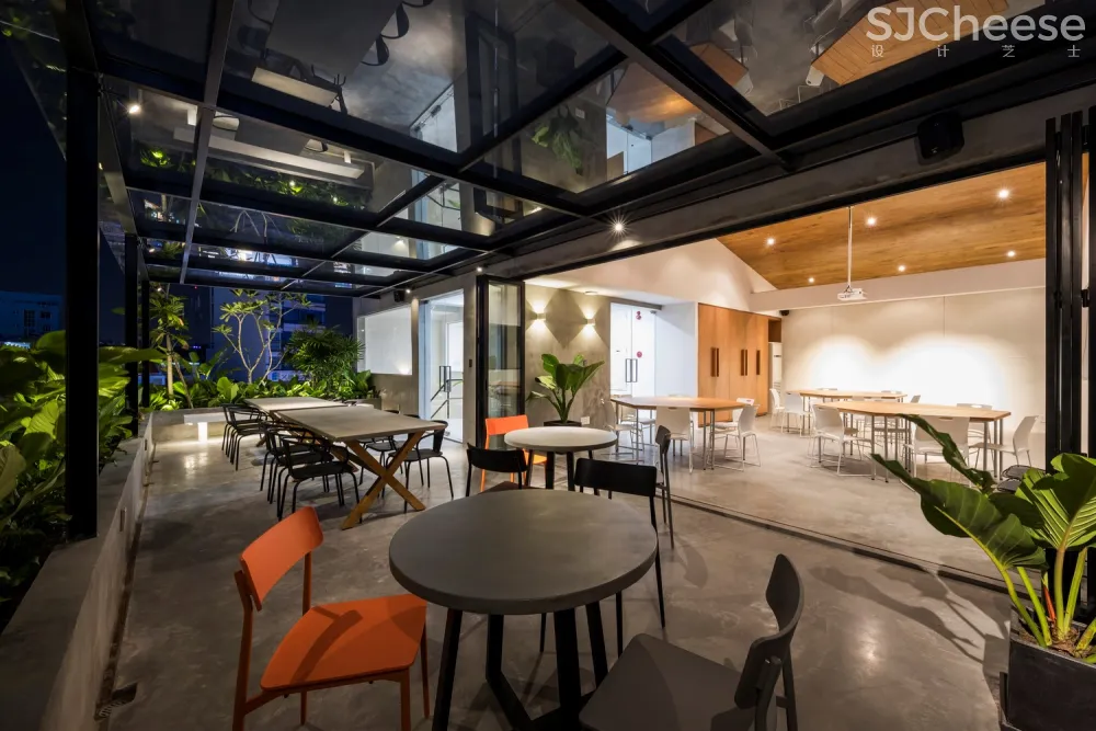 Sanuki Daisuke architects：越南年轻创业者的办公空间-时刻设计网