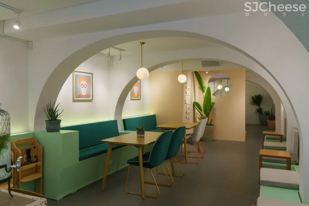 Studio Kota：明亮的空间氛围 Cliq Coffee 首-时刻设计网
