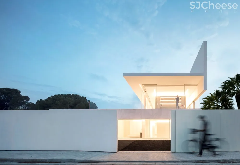 Fran Silvestre Arquitectos：远眺大海 Hofmann House 首-时刻设计网