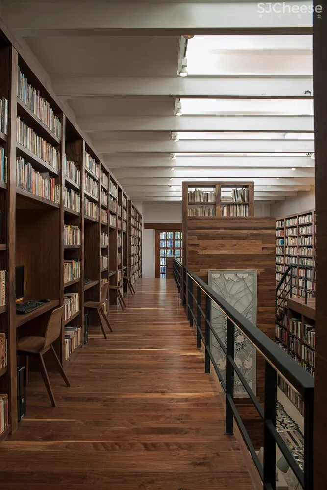 Carlos Monsiváis 个人图书馆 / JSª Arquitectura-时刻设计网