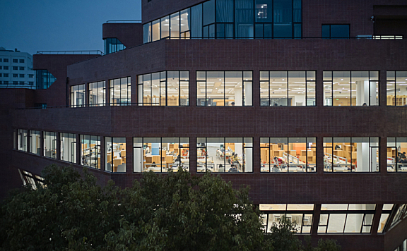 奥默默工作室 从空间生产到空间生长：交大包玉刚图书馆空间改造